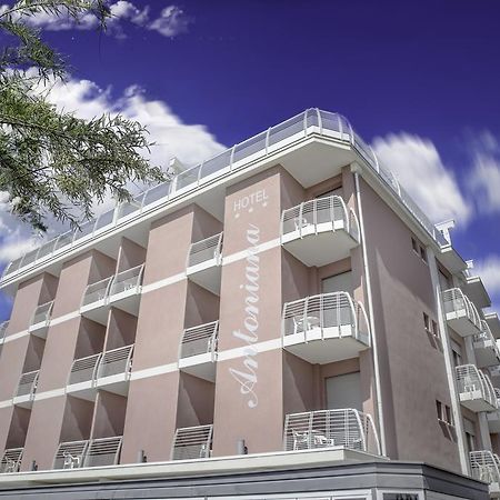 Hotel Antoniana Caorle Exteriör bild